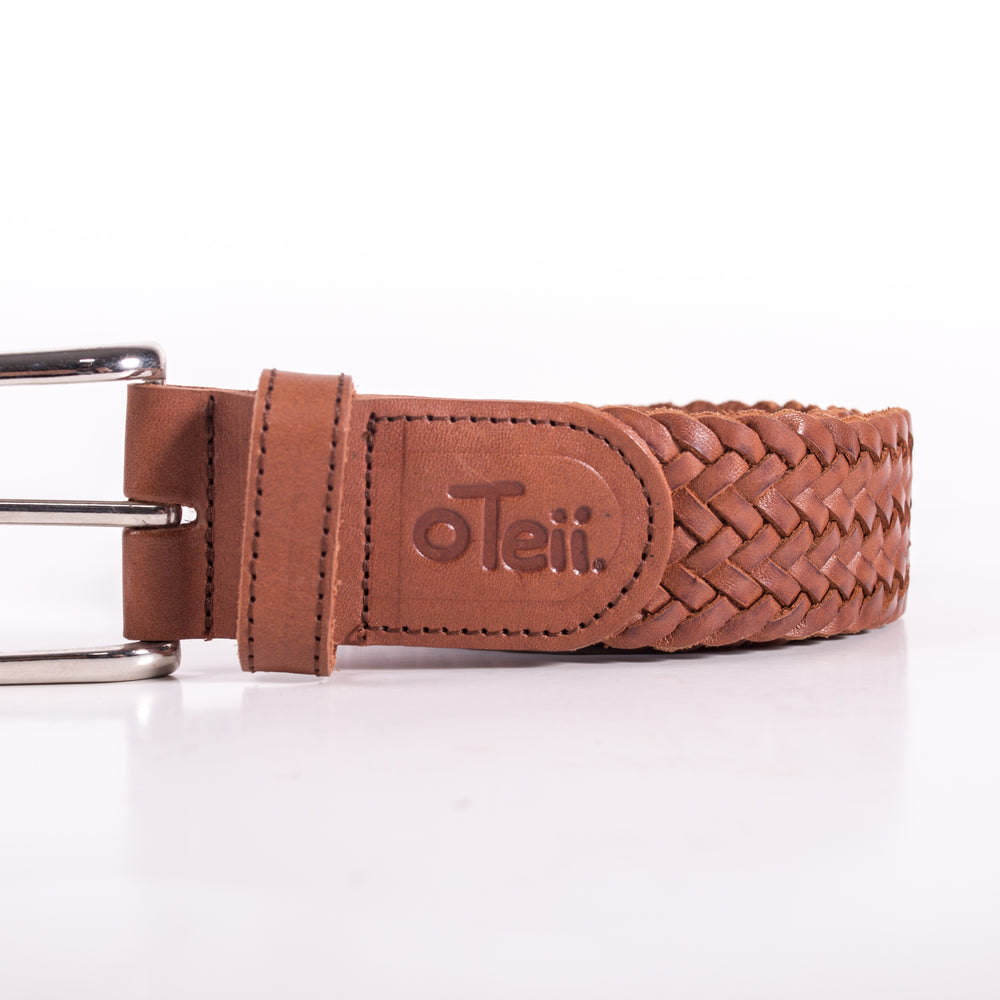 
                  
                    oteii genuine leather woven belt color shedron closeup
                  
                